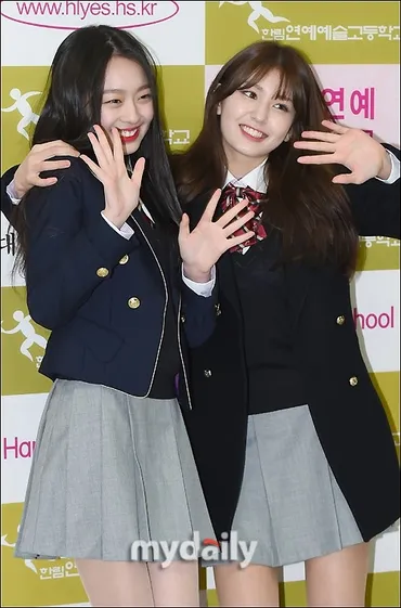 PHOTO】I.O.I出身チョン・ソミ＆イ・スミン、ハンリム芸能芸術高校の入学式に出席゛高校生になりました゛ 