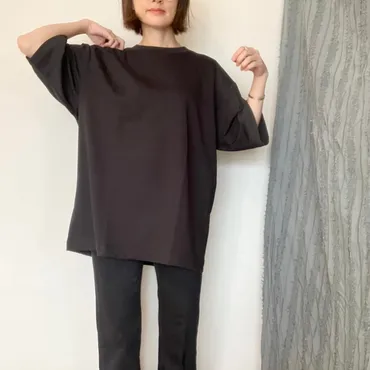 ユニクロUエアリズムコットンオーバーサイズTシャツ徹底解説！着こなしのコツは？ユニクロUエアリズムコットンTシャツ：高コスパの実力とは？
