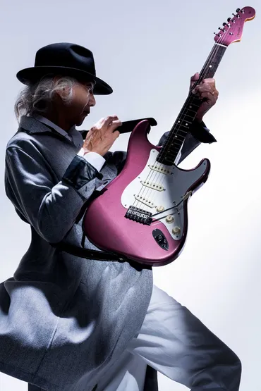 Char(チャ―)の音楽人生とは？ ギター、音楽性、そして現在？Charの音楽的ルーツと、多岐にわたる音楽活動を徹底解説！