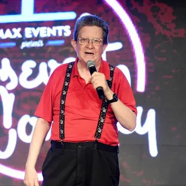 コメディアン、ペリー・カーツさん死去。その才能と功績とは？ひき逃げ事故で急逝したコメディアン、ペリー・カーツ。享年73歳。