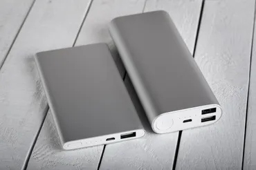 モバイルバッテリーは発火する？安全に使うための予防法と対応方法 